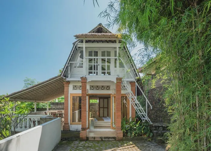 Villa Dinding Batu *