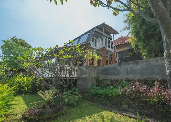 Dinding Batu Singaraja
