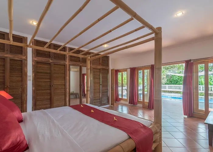 Villa Dinding Batu Singaraja