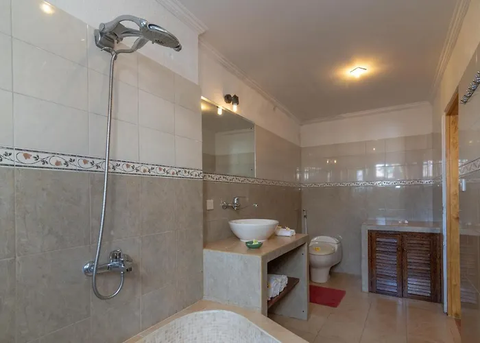Dinding Batu Villa Singaraja